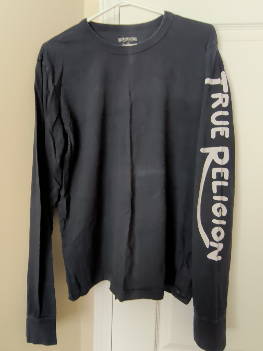 True Religion Long Sleeve Tee Mens XL Black Sleeve Print Minimalist Streetwear